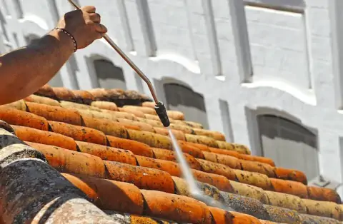 Nettoyage de toitures - Vernantes